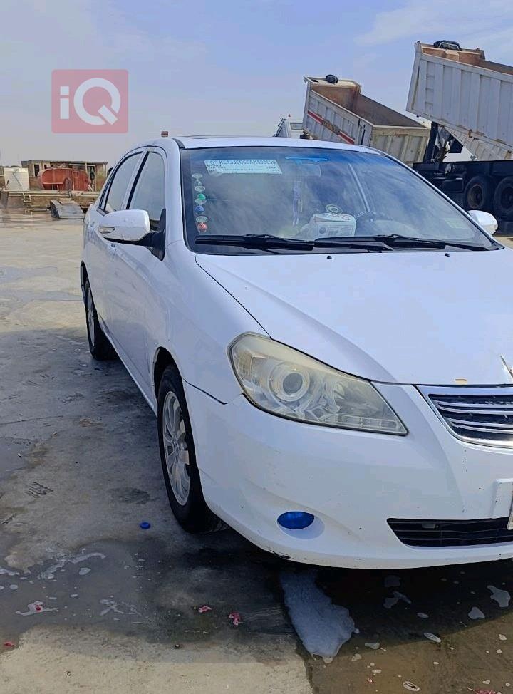 بی وای دی F3